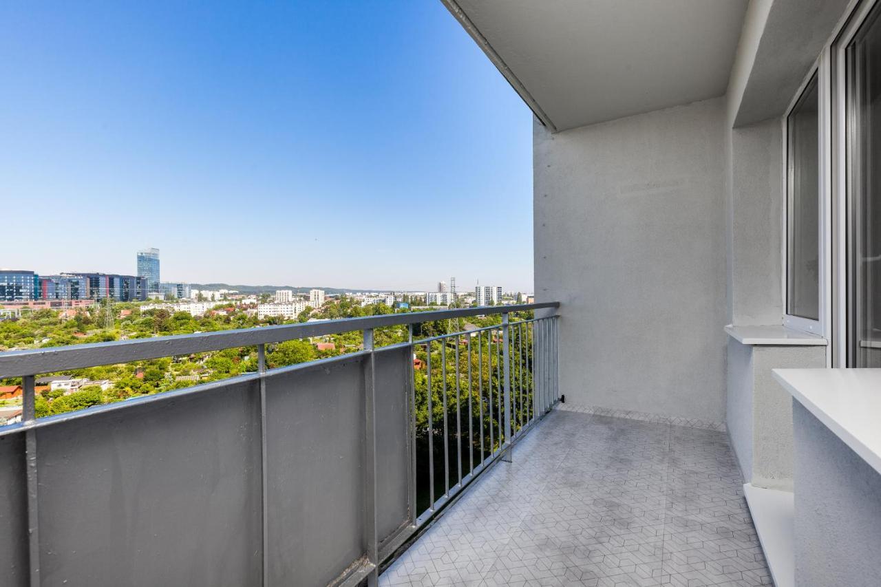 Pokoje Gdansk Zaspa - Pilotow 20B, 800M Skm-Zaspa, Odleglosc Do Morza 3Km Apartment Exterior photo